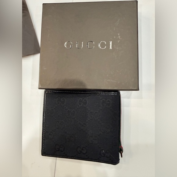 Authentic Gucci Black Men's Wallet - Picture 3 of 3